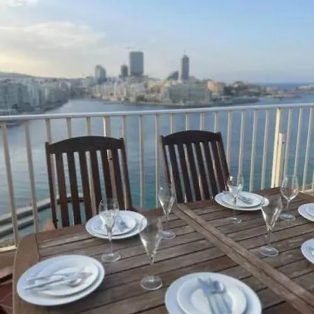 Stylish With Stunning Sea Views Appartamento