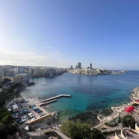 Spacious And Lovely Seaview 斯利马