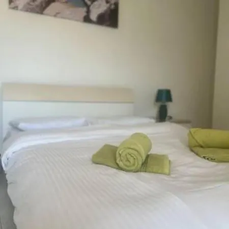 Stylish With Stunning Sea Views