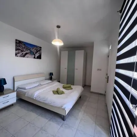 Spacious And Lovely Seaview 斯利马