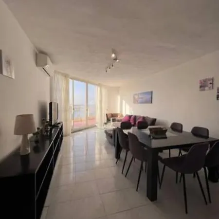 Spacious And Lovely Seaview * 斯利马