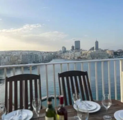 Apartment Stylish With Stunning Sea Views