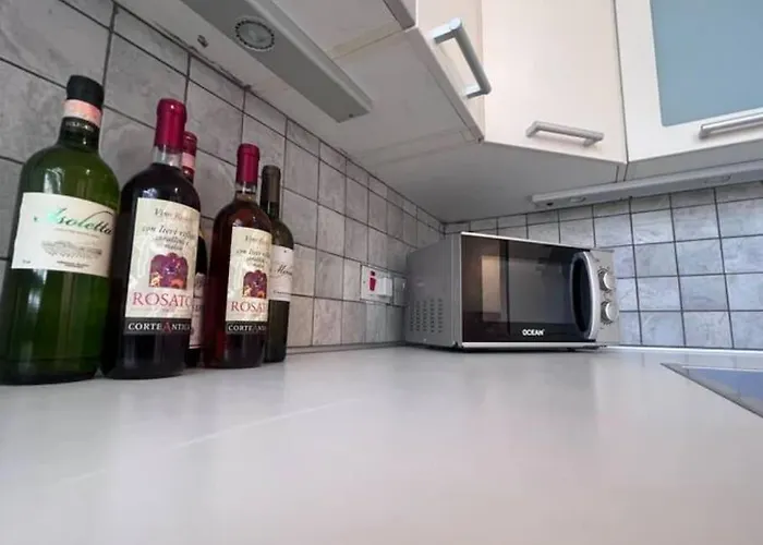 Stylish With Stunning Sea Views Apartment